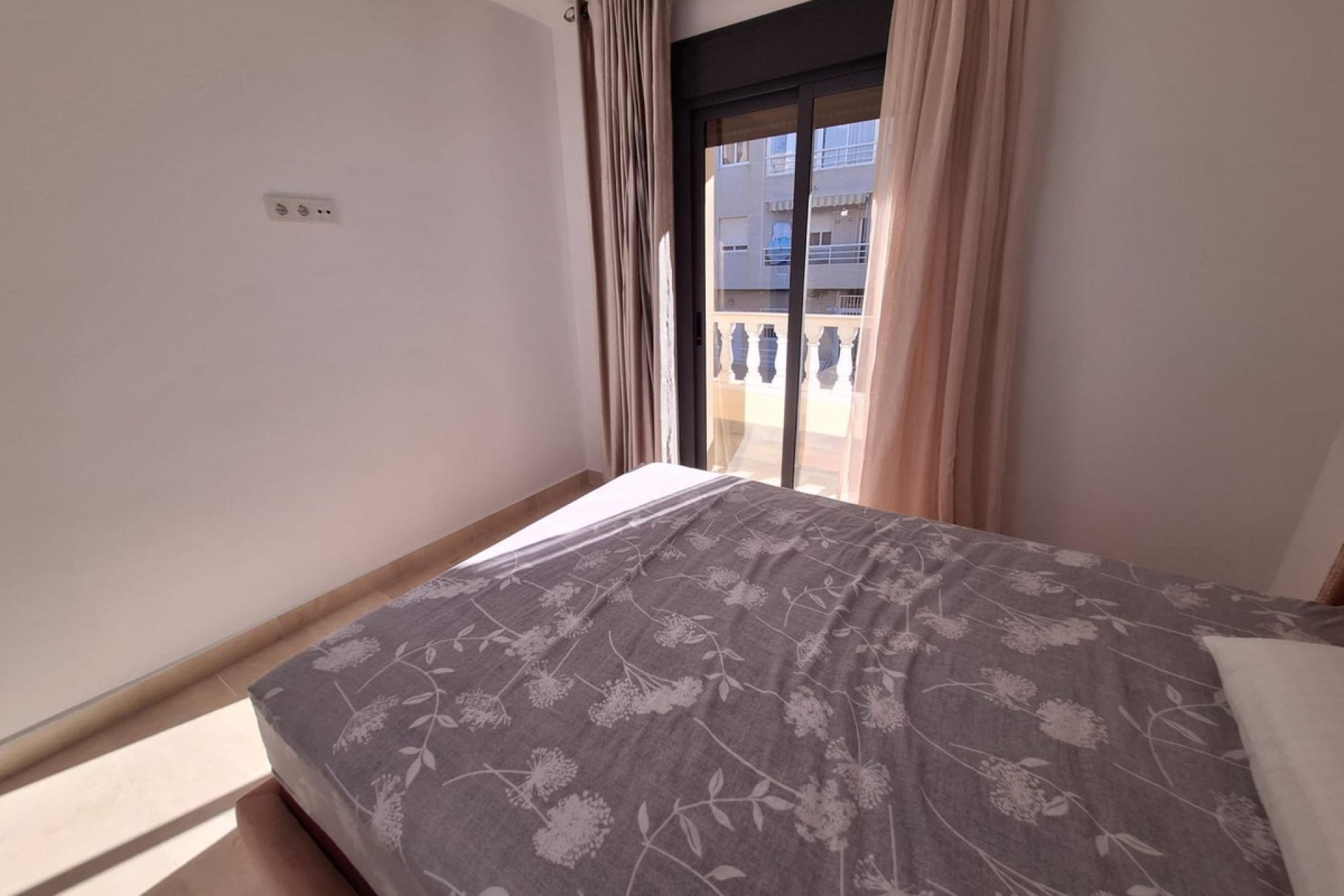 Használt ingatlanok - Villa -
Torrevieja - Torrevieja Centro