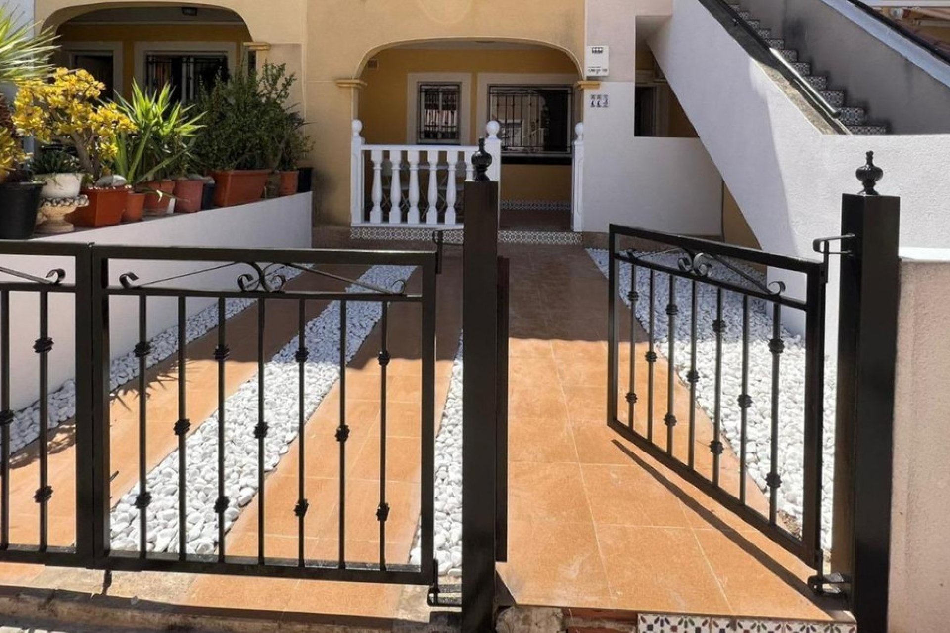 Használt ingatlanok - Villa -
Torrevieja - Torrevieja Centro