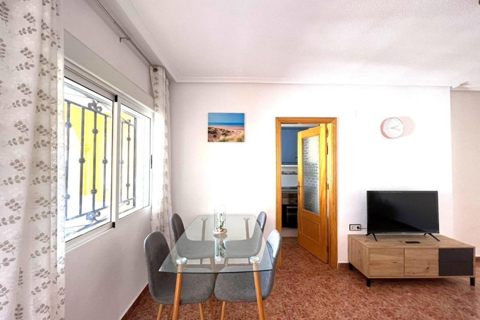 Használt ingatlanok - Villa -
Torrevieja - Torrevieja Centro