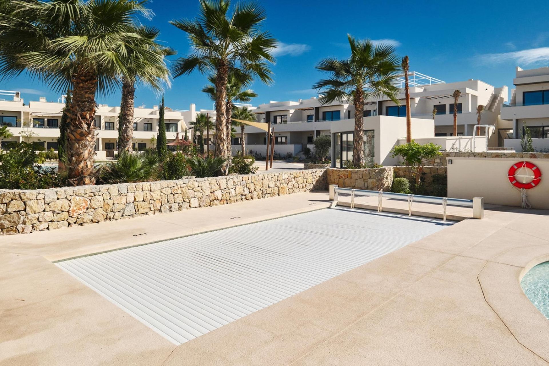 Használt ingatlanok - Villa -
Torrevieja - Torrevieja Centro