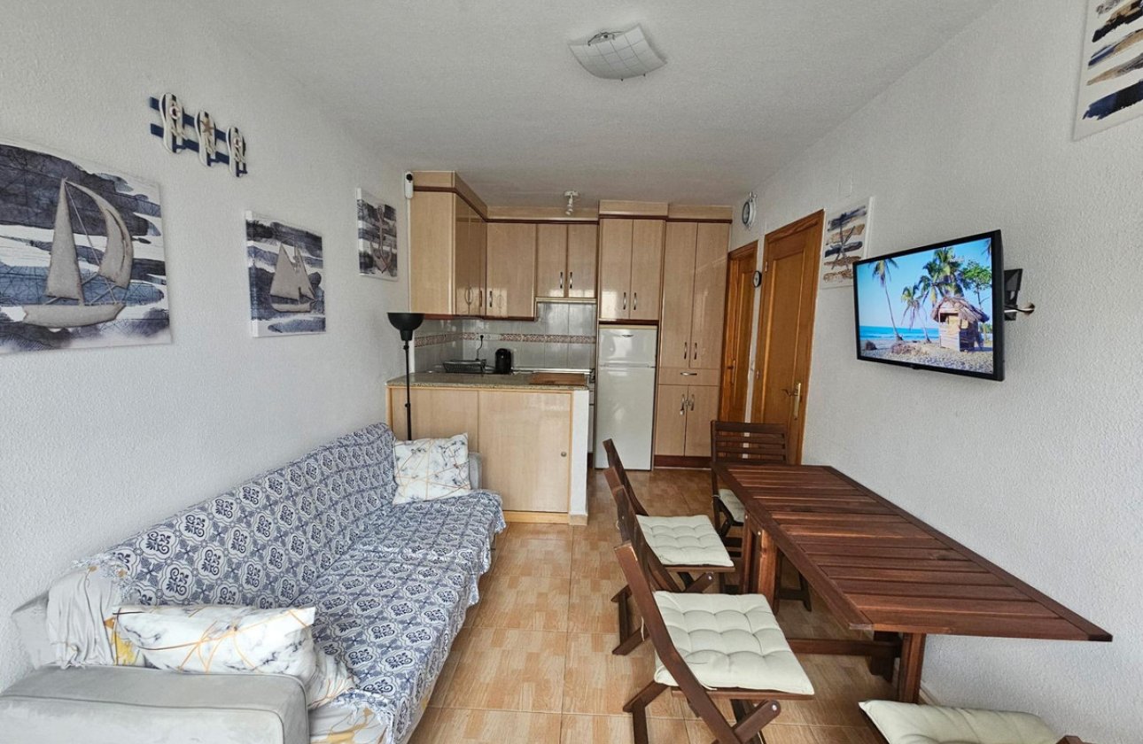 Használt ingatlanok - Villa -
Torrevieja - Torrevieja Centro