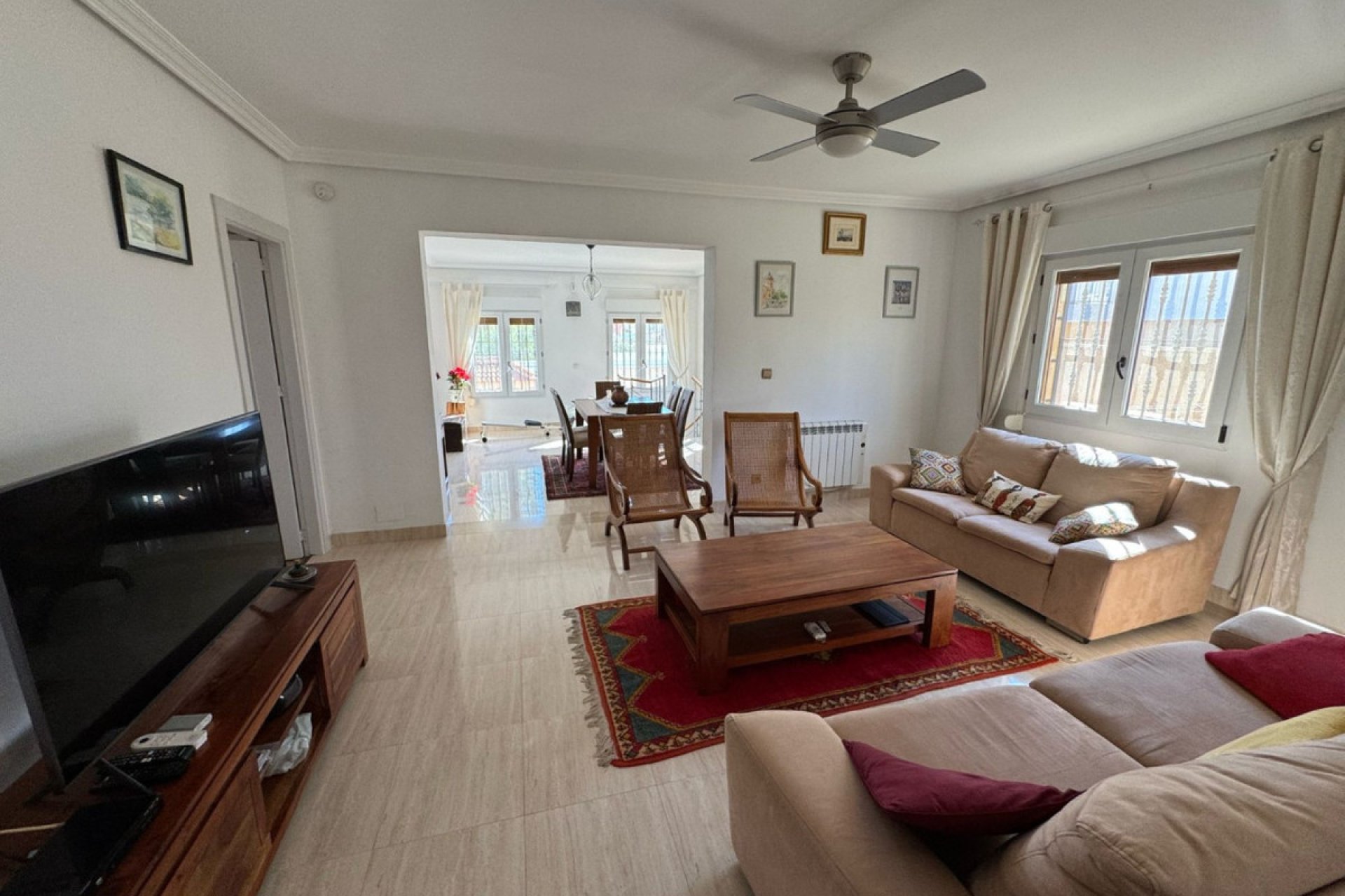 Használt ingatlanok - Villa -
Torrevieja - Torrevieja Centro