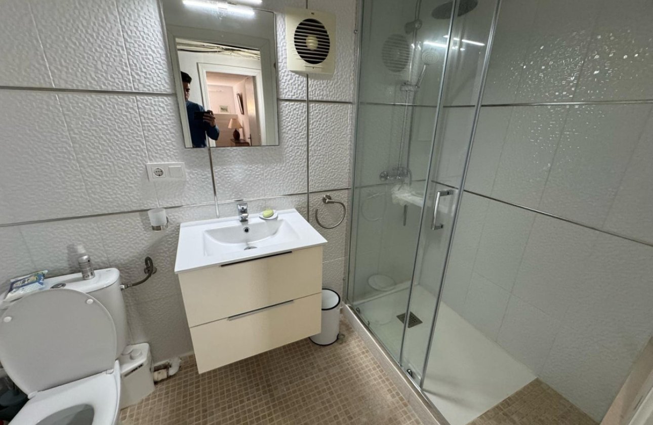 Használt ingatlanok - Villa -
Torrevieja - Torrevieja Centro