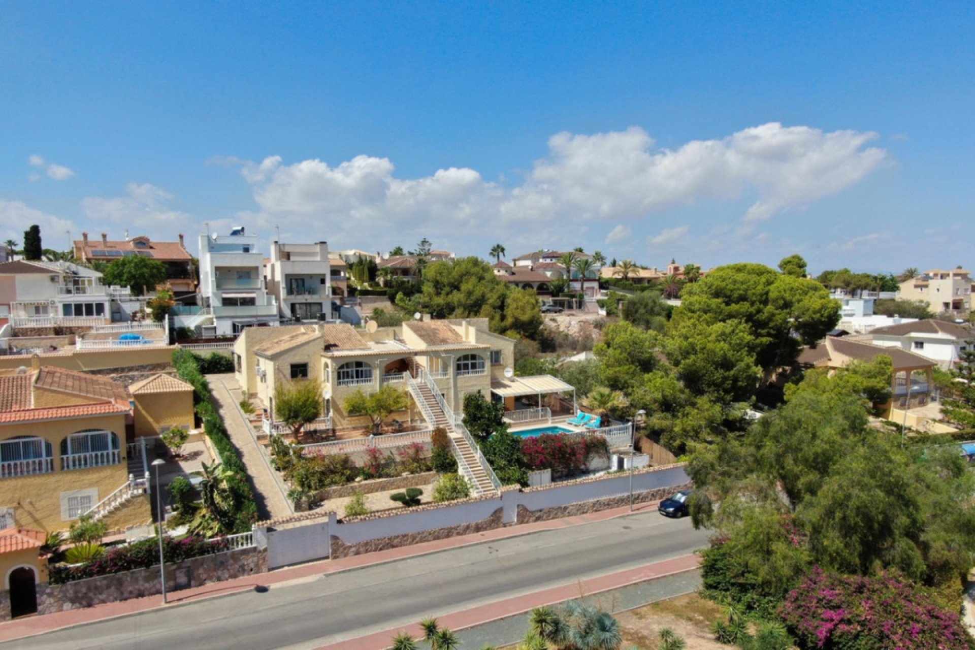 Használt ingatlanok - Villa -
Torrevieja - Torrevieja Centro