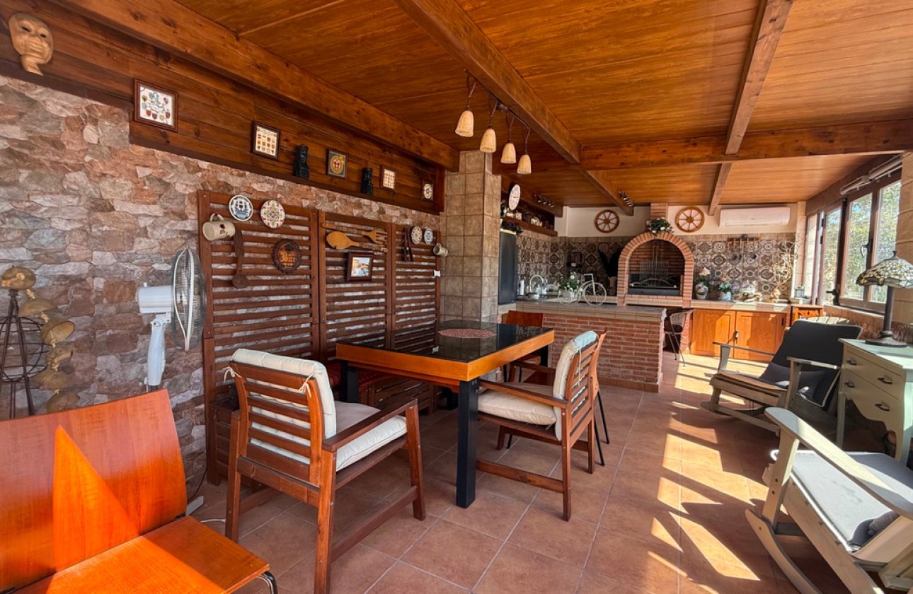 Használt ingatlanok - Villa -
Torrevieja - Torrevieja Centro