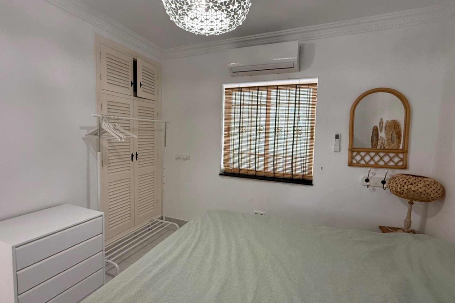 Használt ingatlanok - Villa -
Torrevieja - Torrevieja Centro