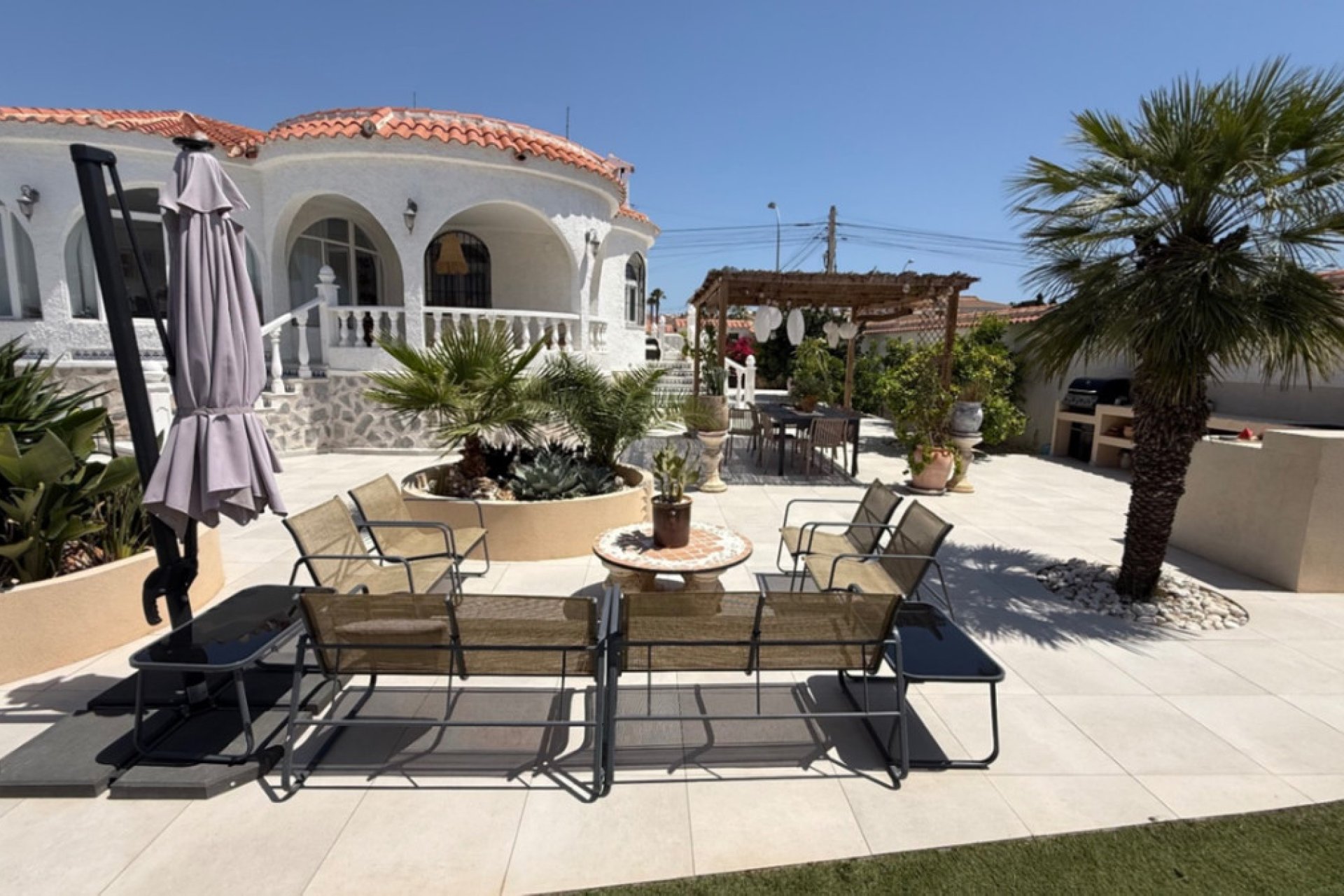 Használt ingatlanok - Villa -
Torrevieja - Torrevieja Centro