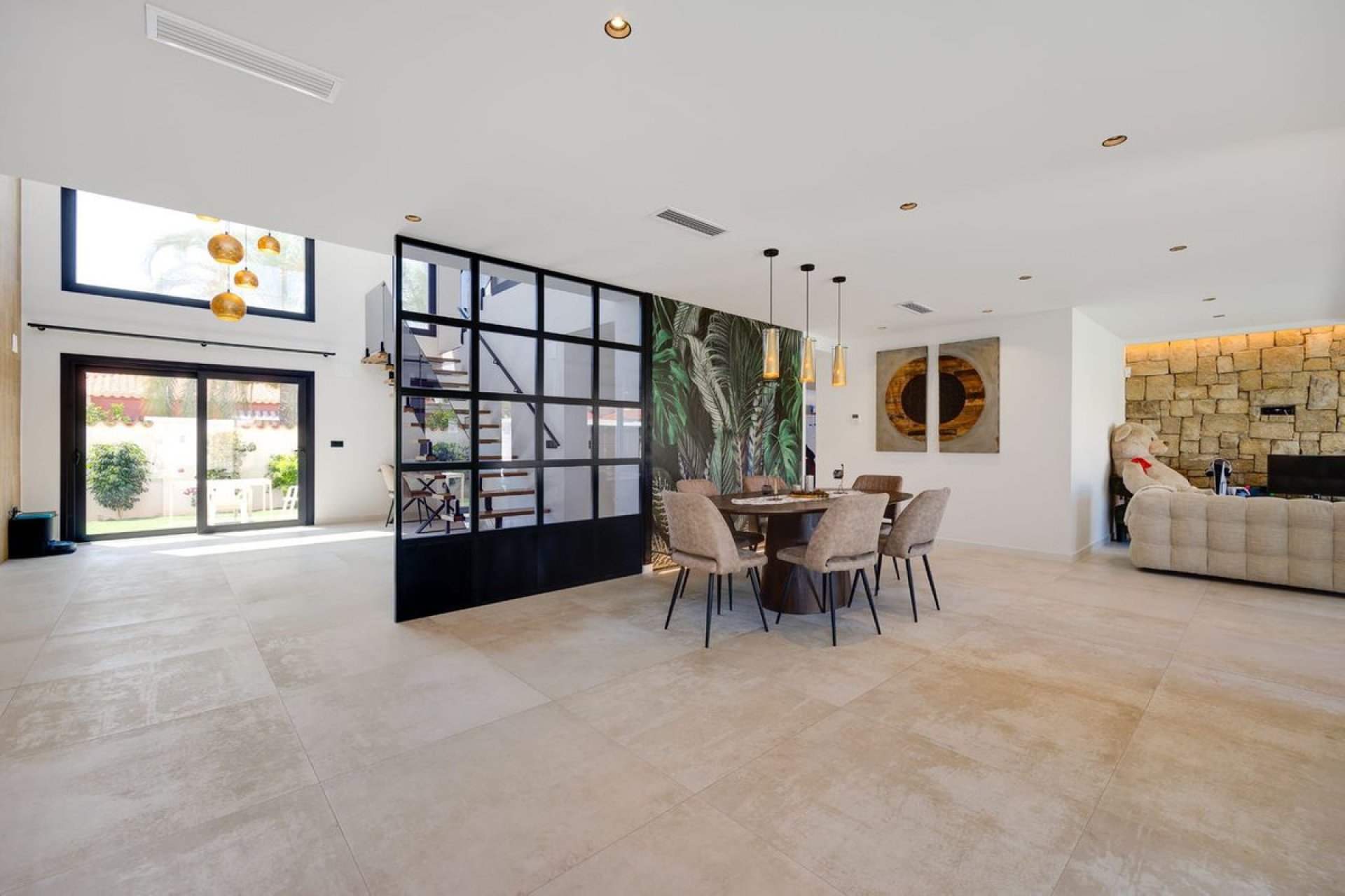 Használt ingatlanok - Villa -
Torrevieja - Torrevieja Centro