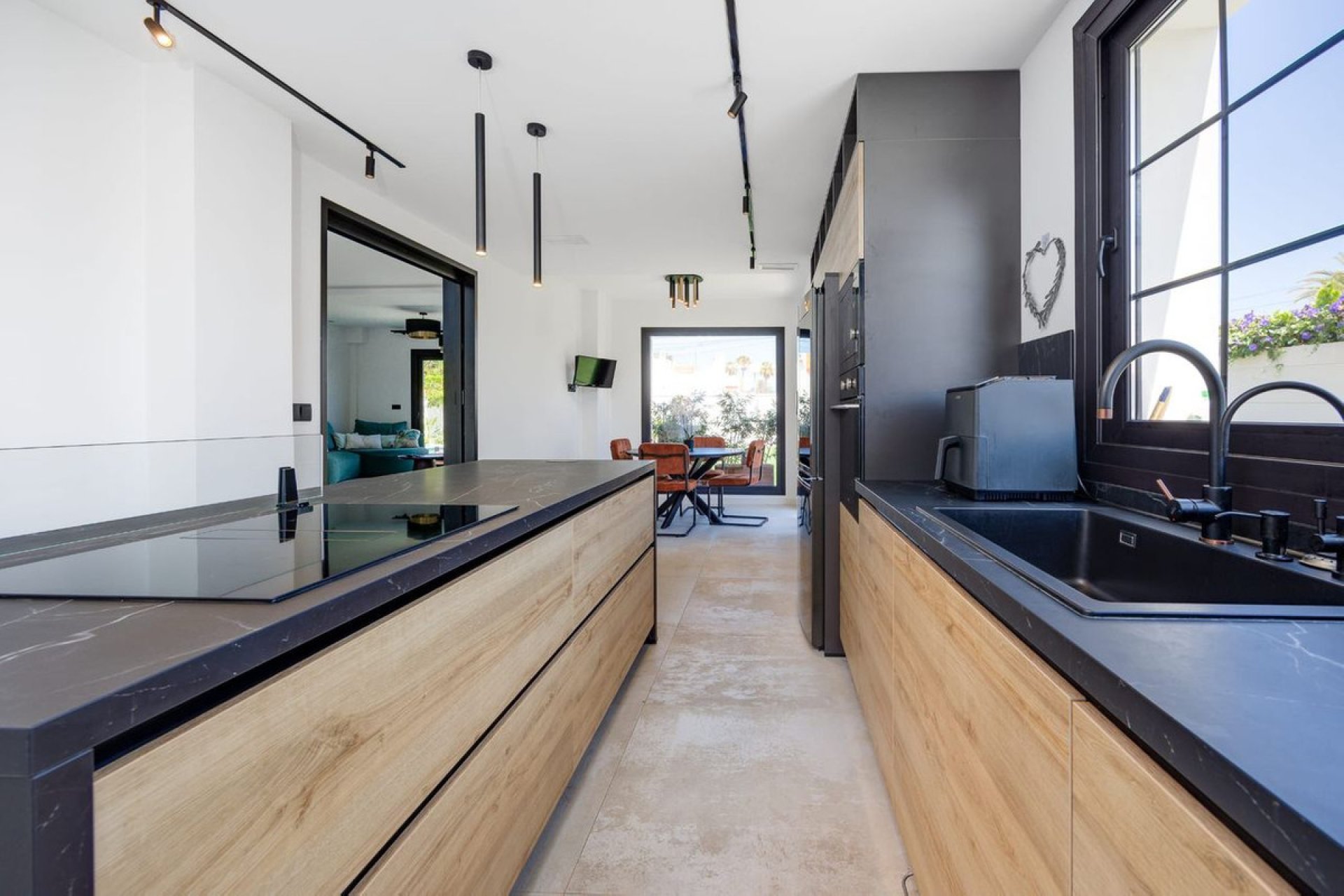 Használt ingatlanok - Villa -
Torrevieja - Torrevieja Centro