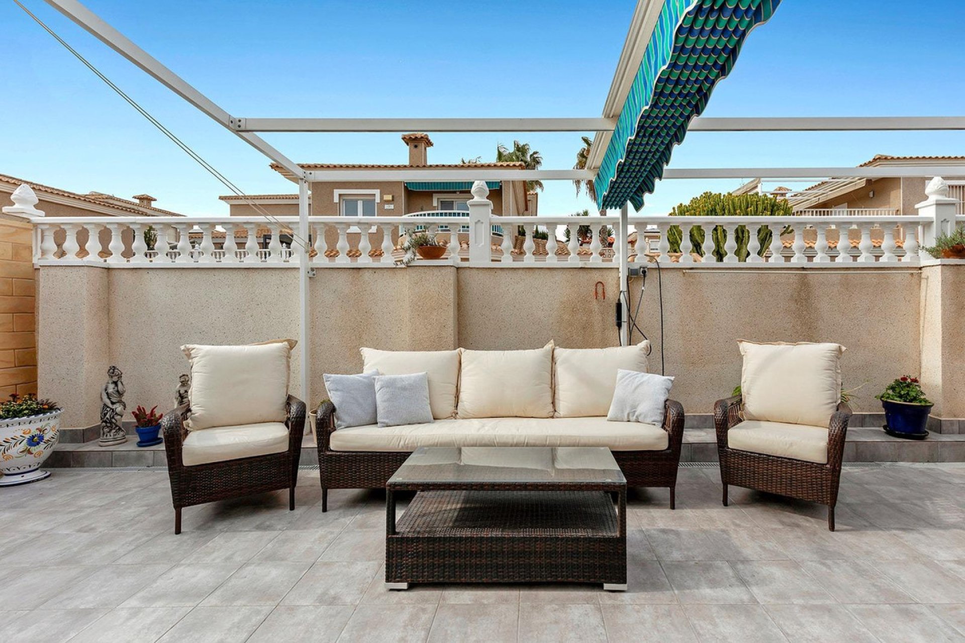 Használt ingatlanok - Villa -
Torrevieja - Torrevieja Centro