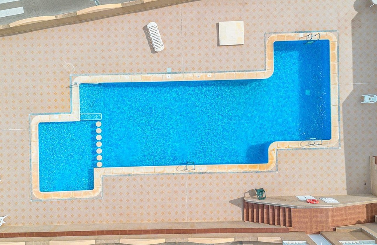 Használt ingatlanok - Villa -
Torrevieja - Torrevieja Centro