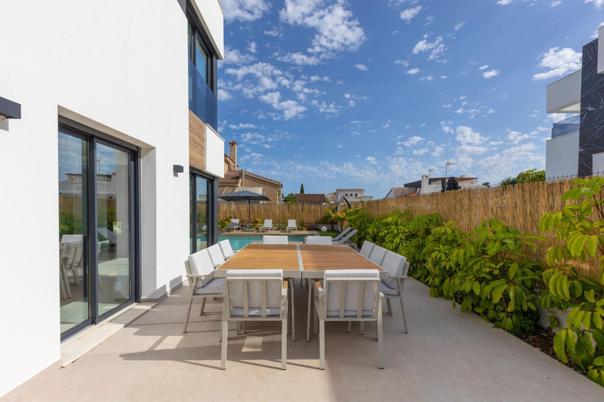 Használt ingatlanok - Villa -
Torrevieja - Torrevieja Centro