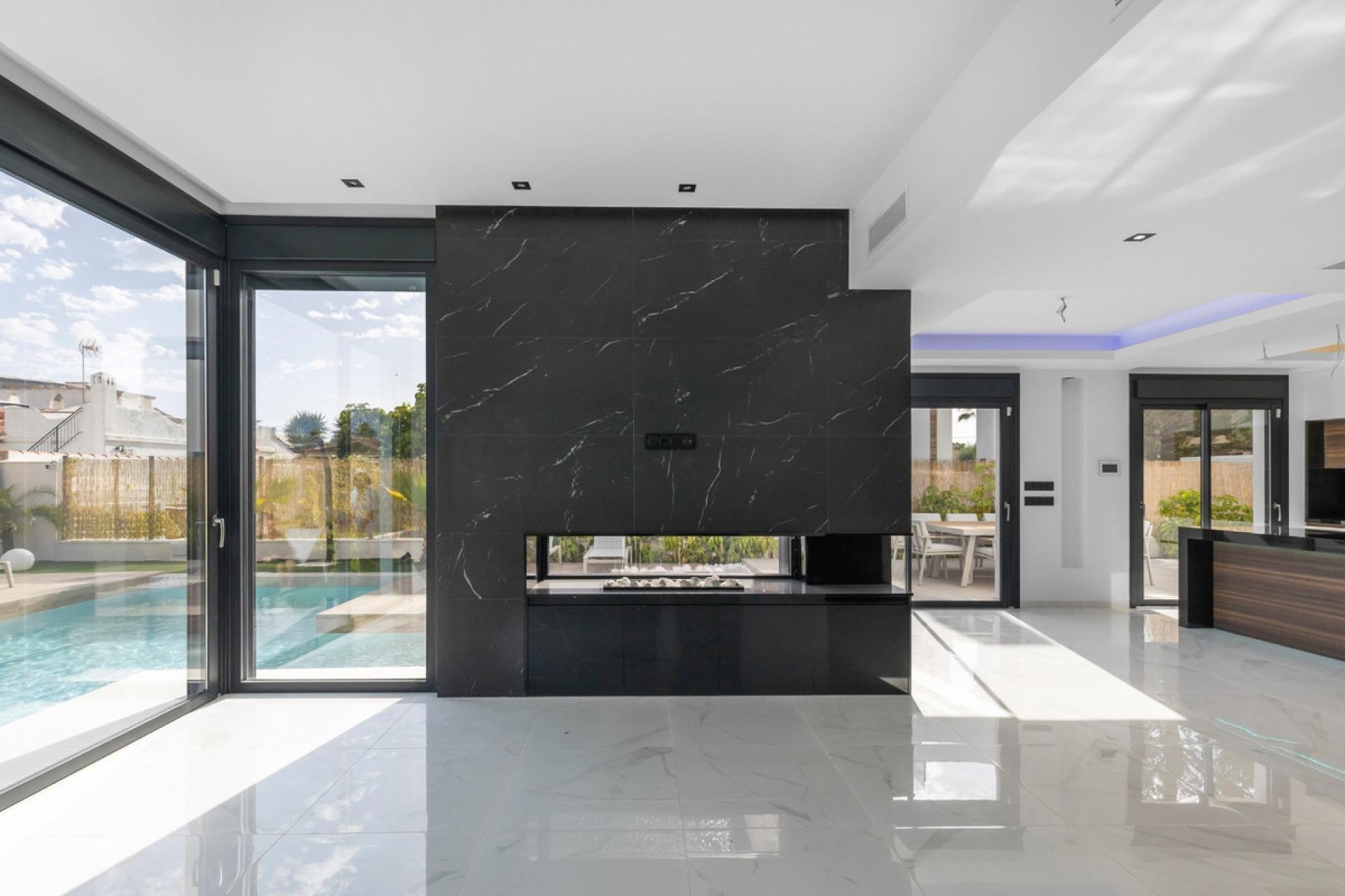 Használt ingatlanok - Villa -
Torrevieja - Torrevieja Centro