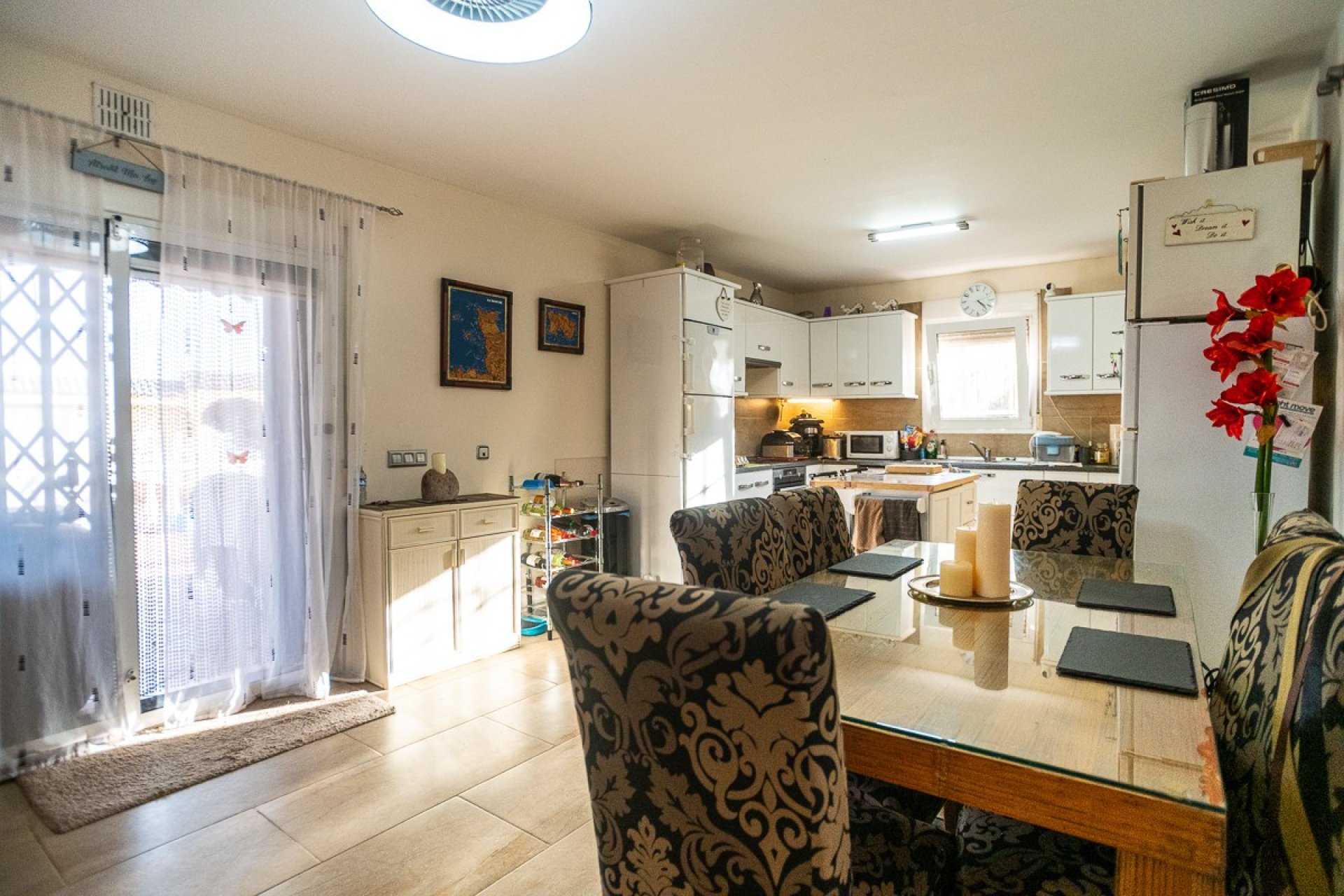 Használt ingatlanok - Villa -
Torrevieja - Torrevieja Centro