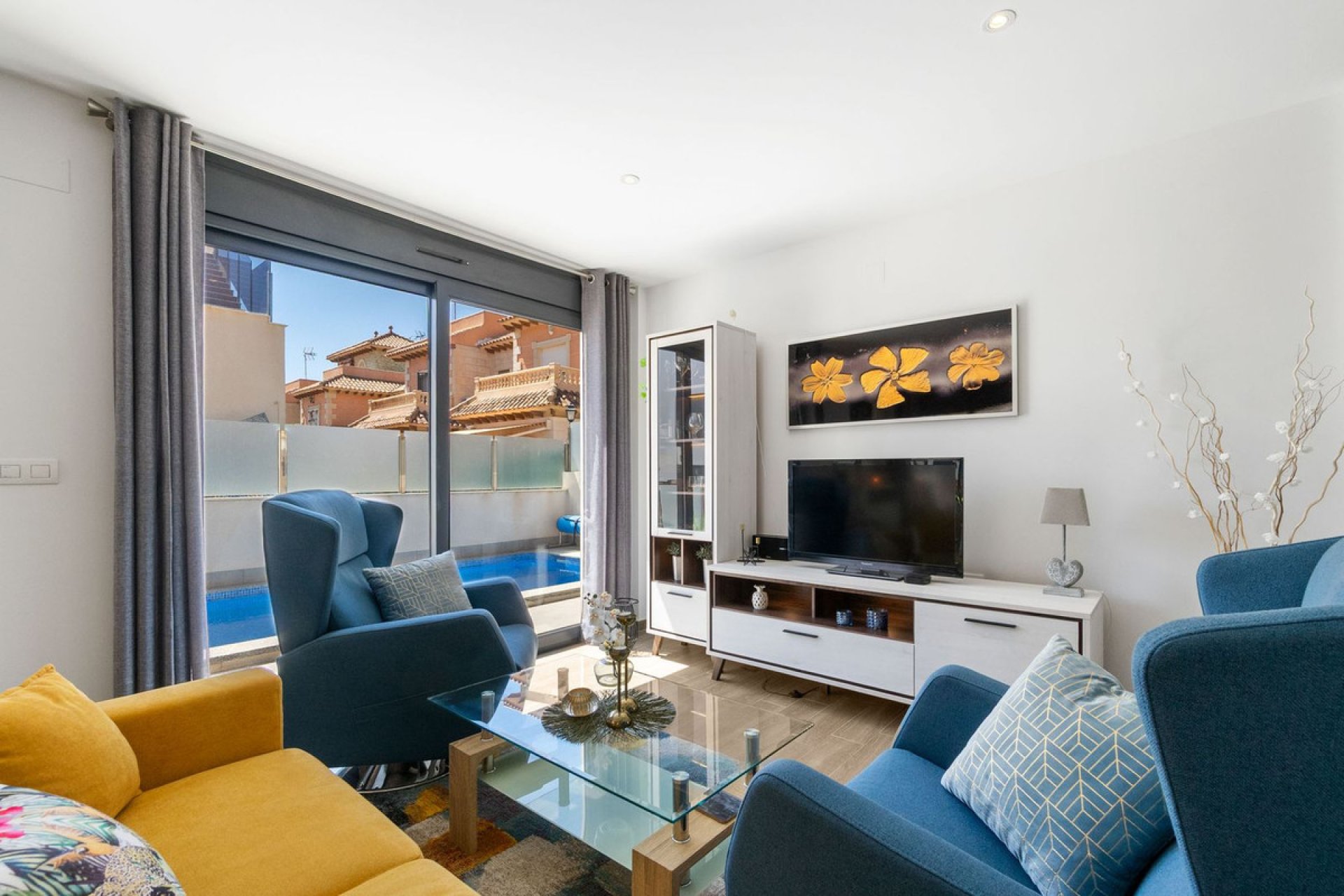 Használt ingatlanok - Villa -
Torrevieja - Torrevieja Centro