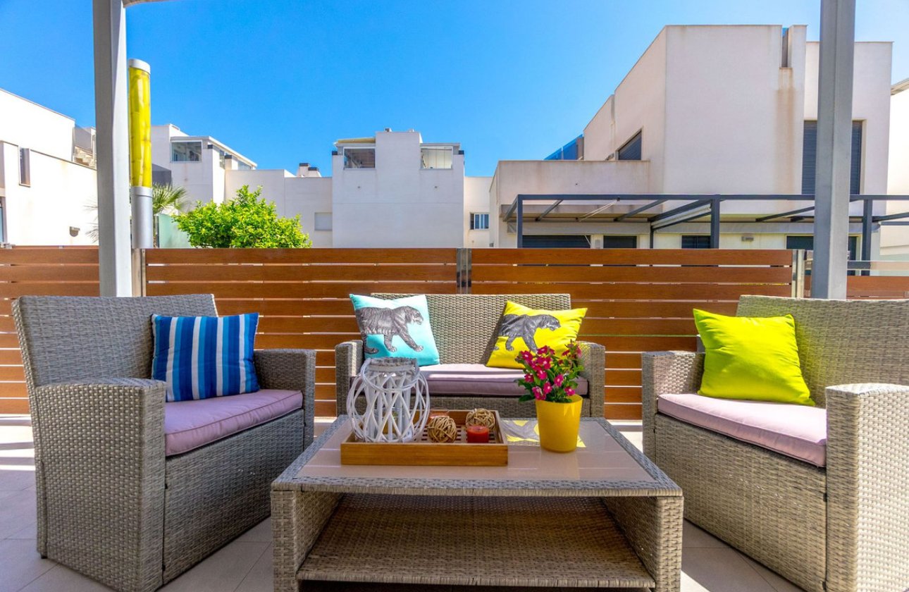 Használt ingatlanok - Villa -
Torrevieja - Torrevieja Centro