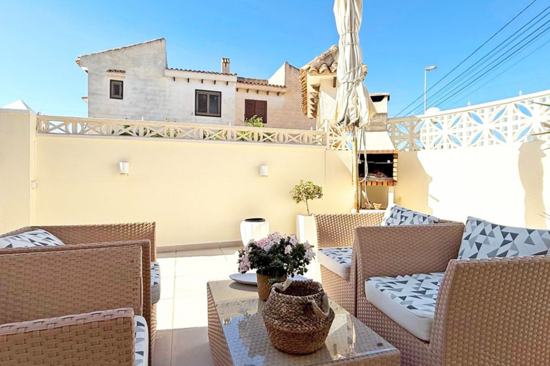 Használt ingatlanok - Villa -
Torrevieja - Torrevieja Centro