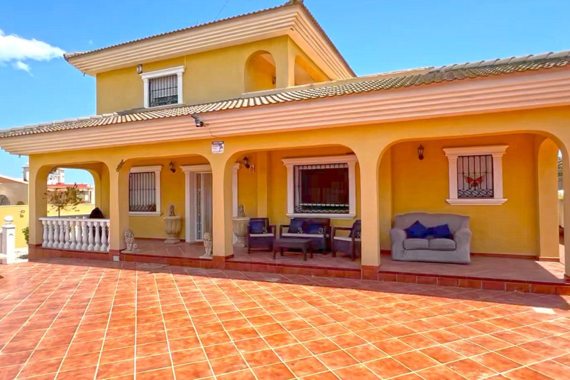 Használt ingatlanok - Villa -
Torrevieja - Torrevieja Centro