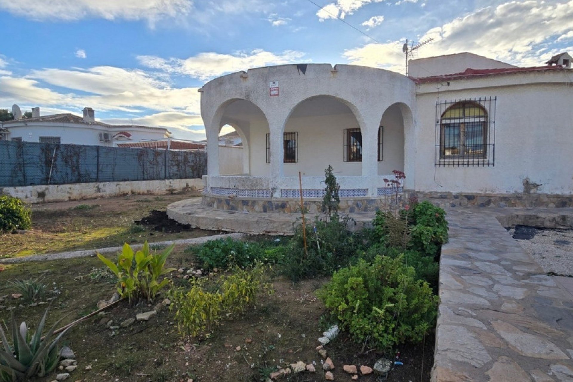 Használt ingatlanok - Villa -
Torrevieja - Torrevieja Centro