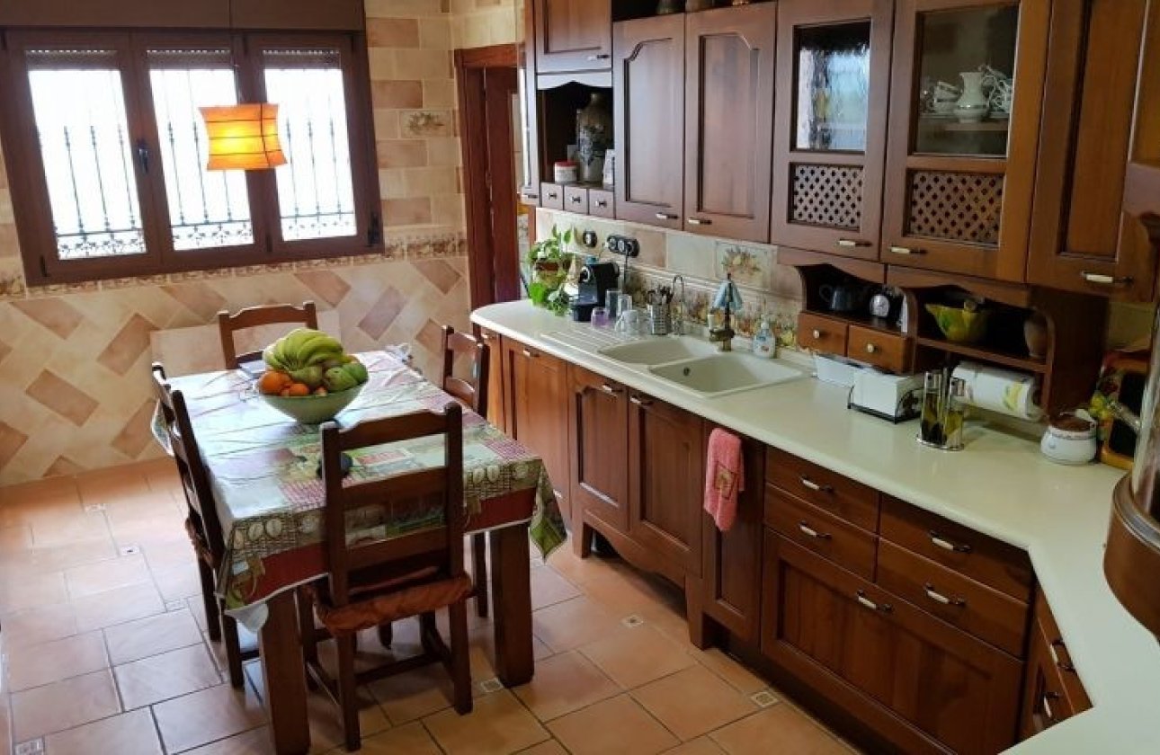 Használt ingatlanok - Villa -
Torrevieja - Torrevieja Centro