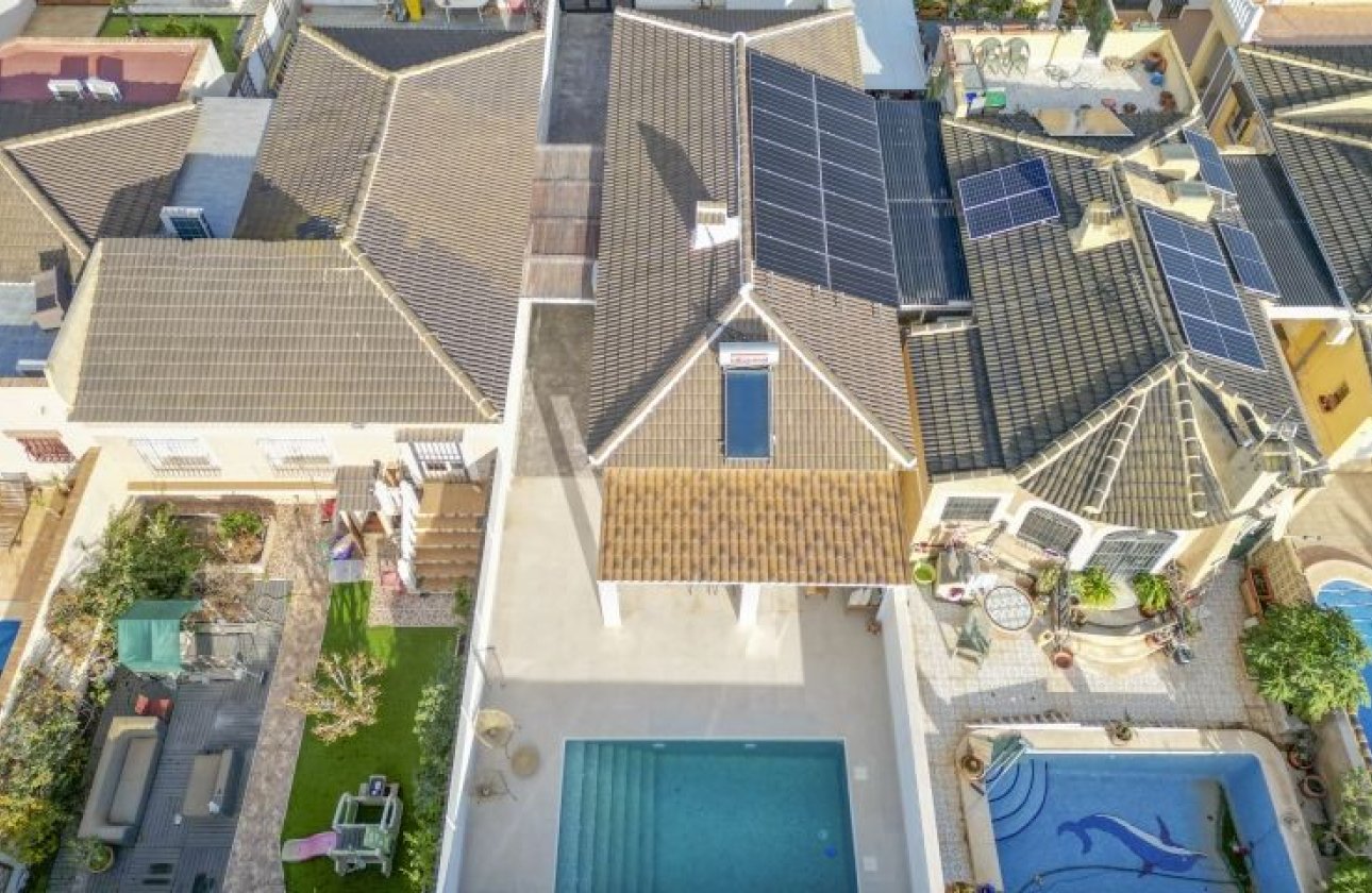 Használt ingatlanok - Villa -
Torrevieja