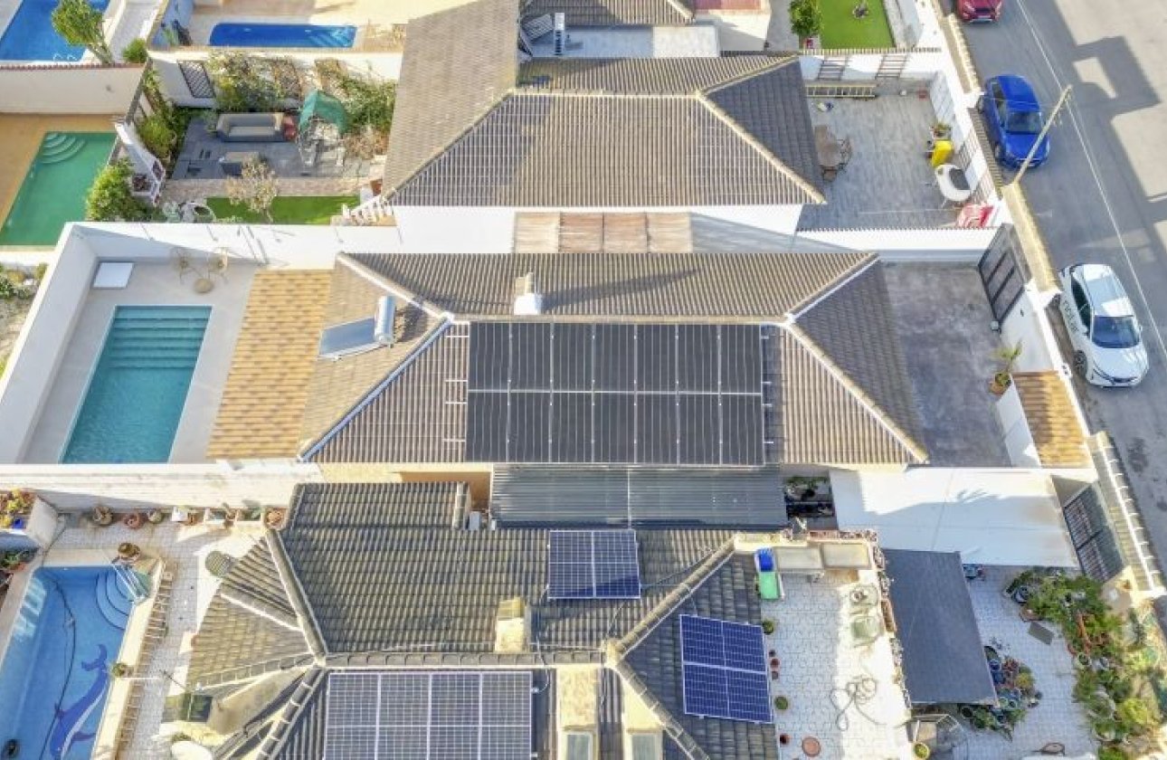 Használt ingatlanok - Villa -
Torrevieja