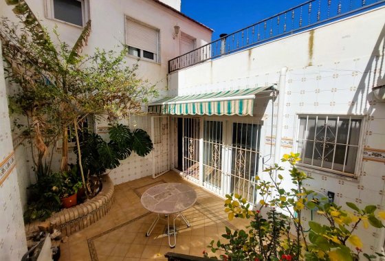 House - Resale - Torrevieja -
                Centro
