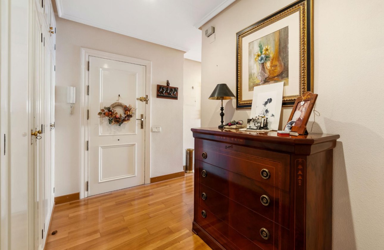 Resale - Apartamento -
Torrevieja - CLUB NAUTICO TORREVIEJA