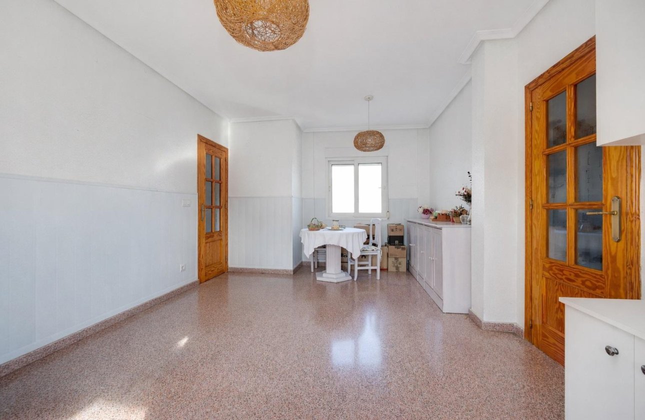 Resale - Apartamento -
Torrevieja - Parque de Las Naciones