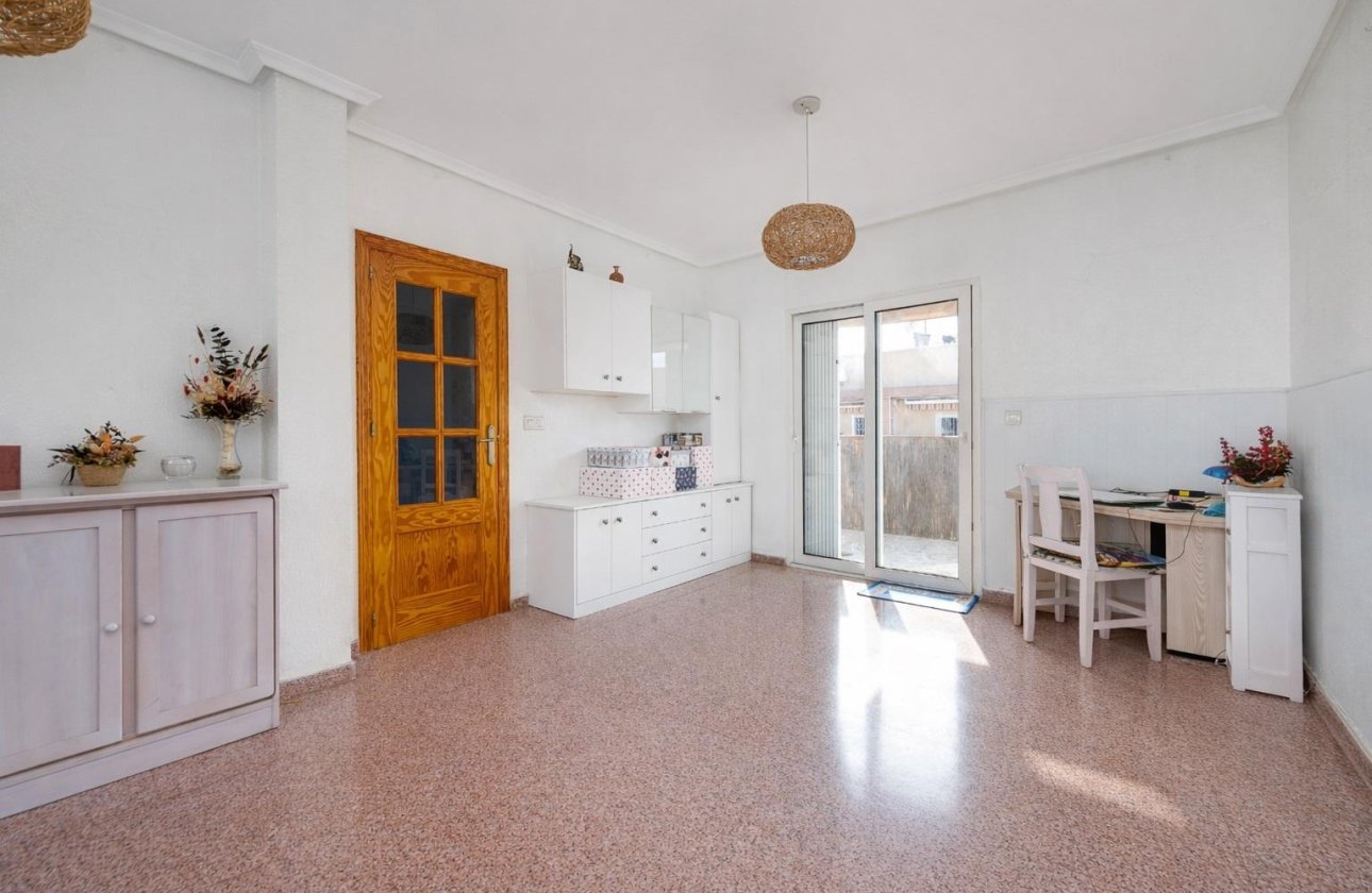 Resale - Apartamento -
Torrevieja - Parque de Las Naciones