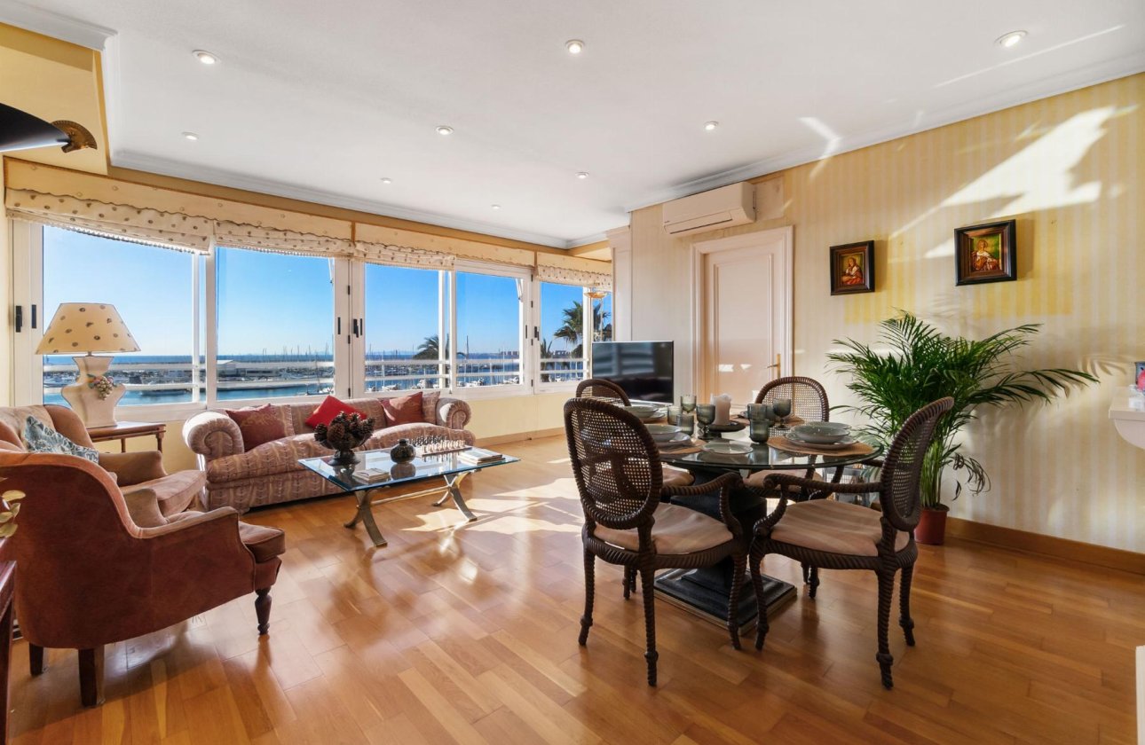 Resale - Apartamento -
Torrevieja - Piscinas naturales