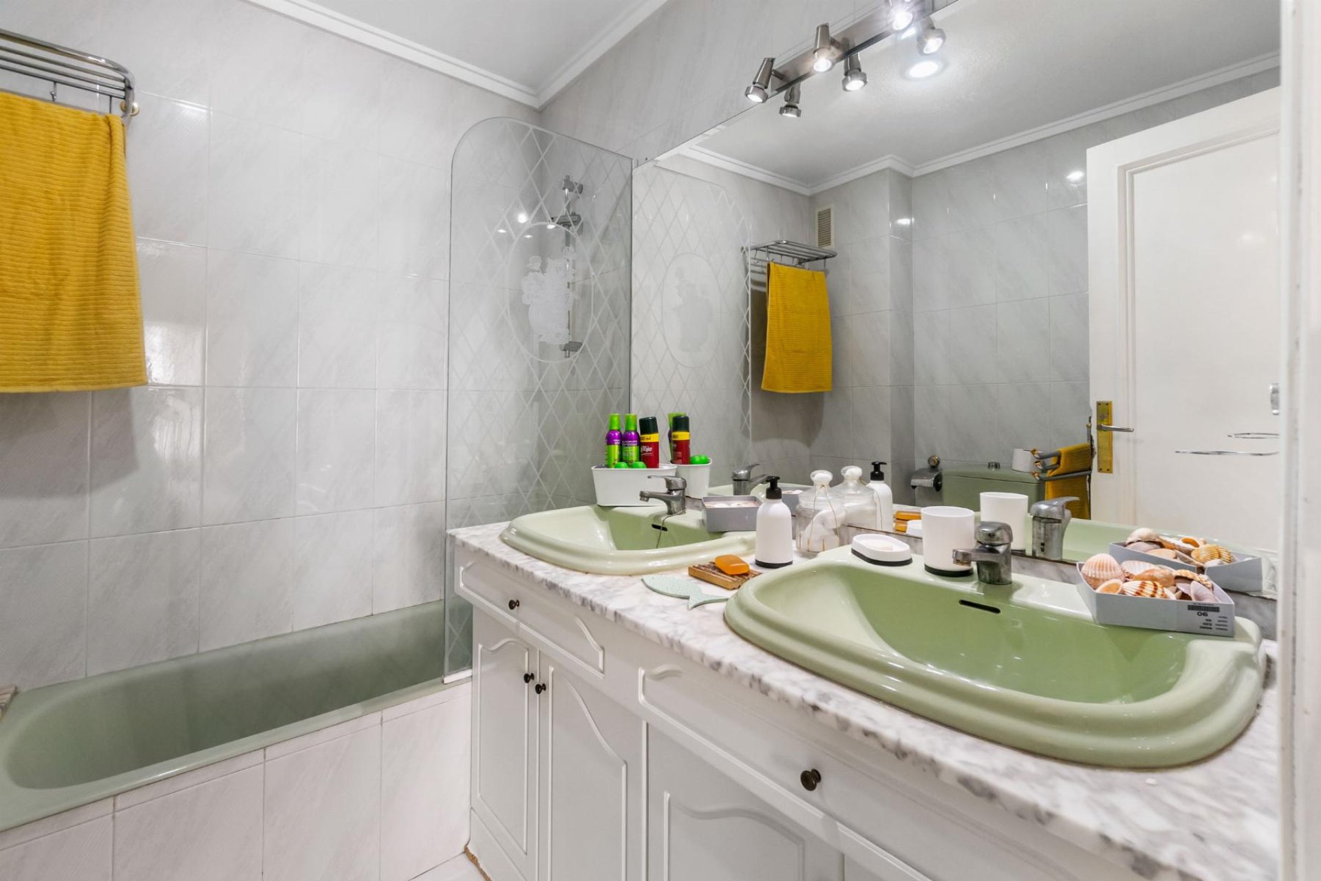 Resale - Apartamento -
Torrevieja - Piscinas naturales