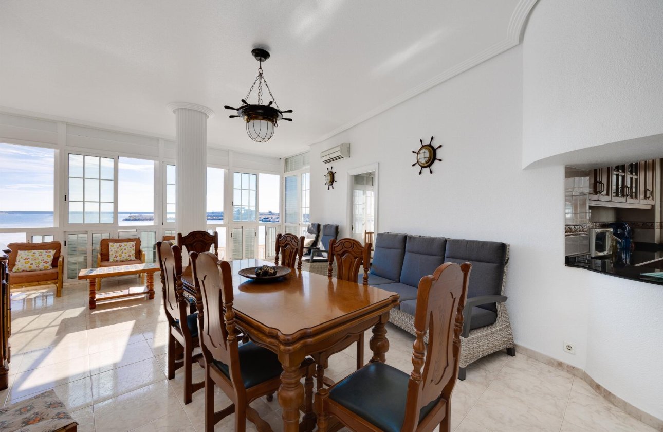 Resale - Apartamento -
Torrevieja - Playa del Acequión