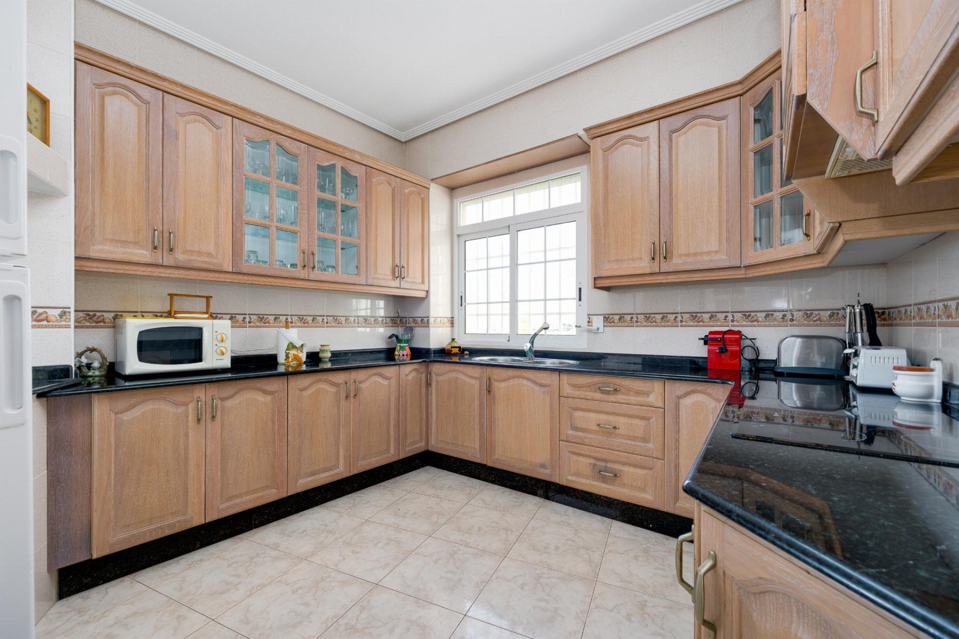 Resale - Apartamento -
Torrevieja - Playa del Acequión