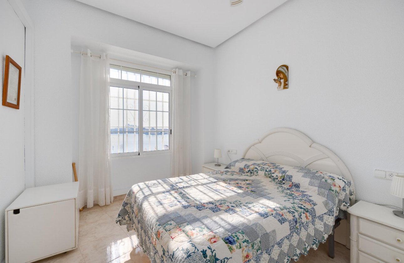 Resale - Apartamento -
Torrevieja - Playa del Acequión