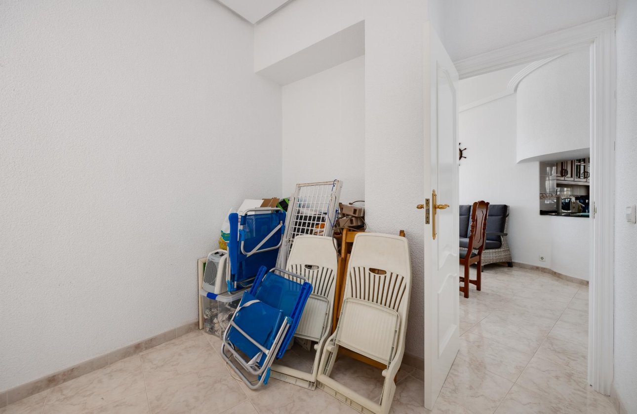 Resale - Apartamento -
Torrevieja - Playa del Acequión