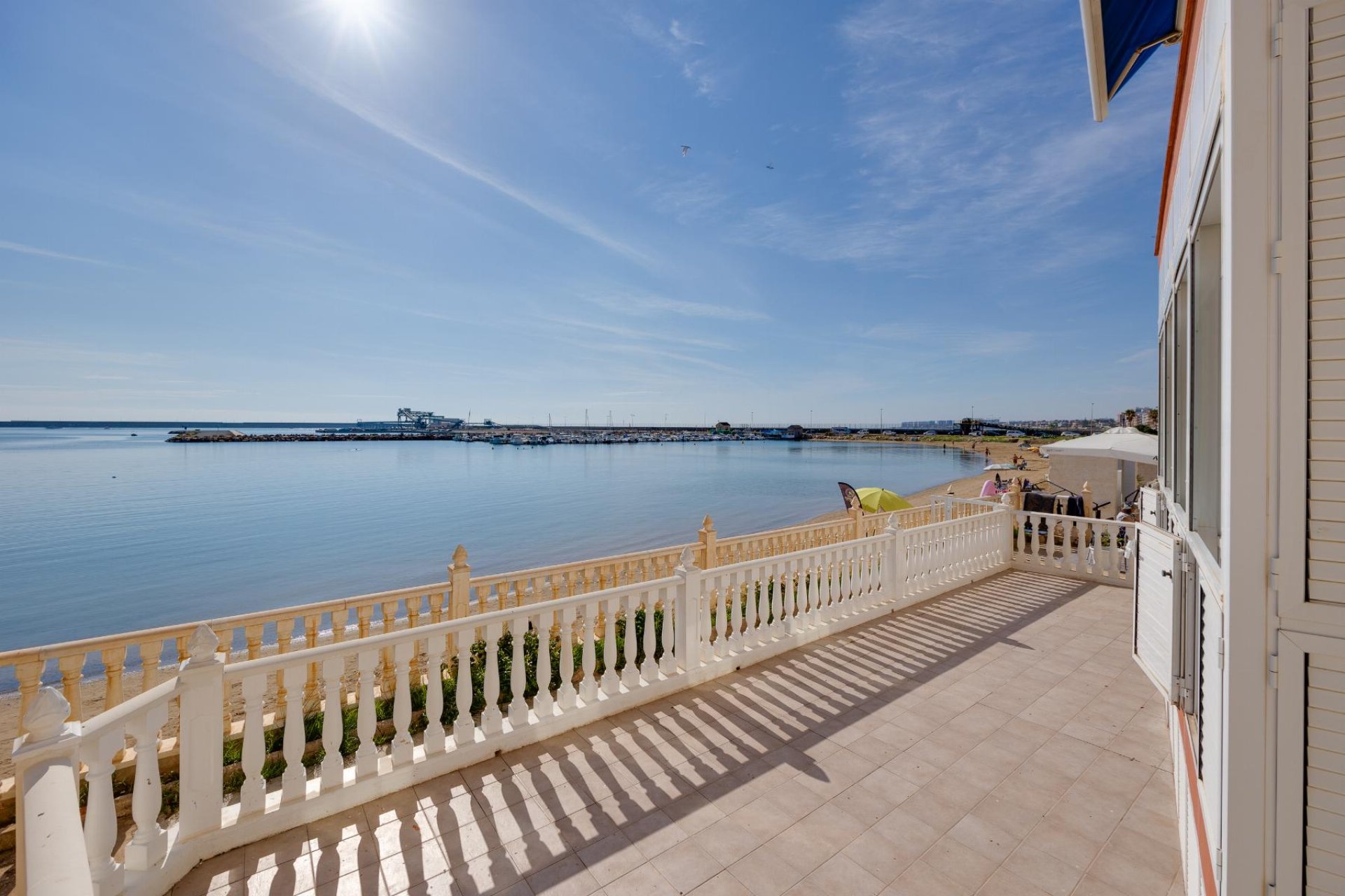 Resale - Apartamento -
Torrevieja - Playa del Acequión