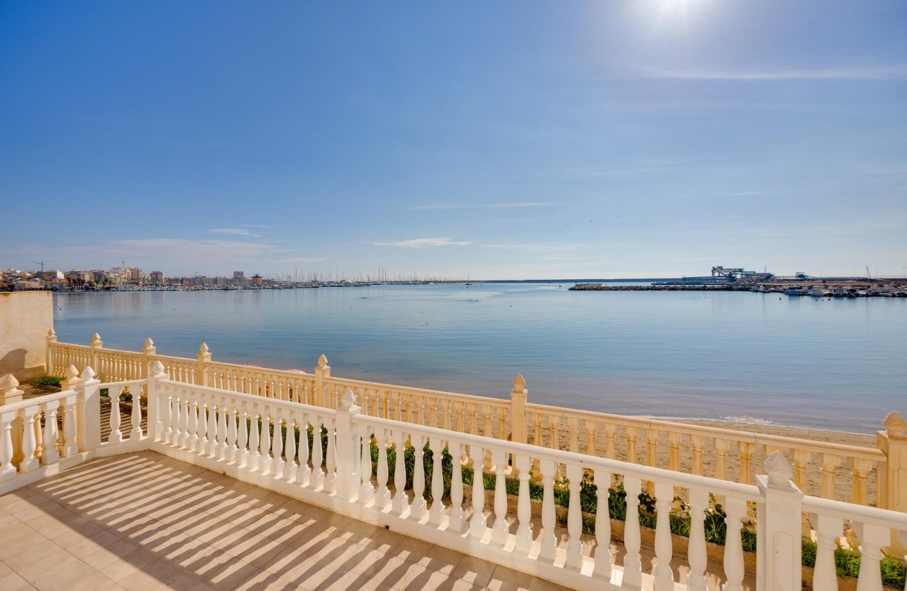 Resale - Apartamento -
Torrevieja - Playa del Acequión