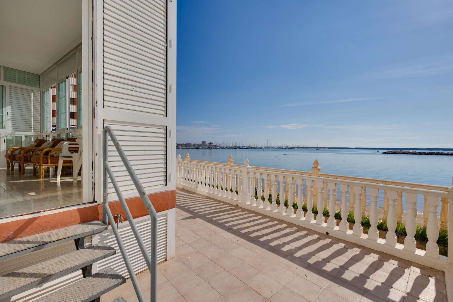 Resale - Apartamento -
Torrevieja - Playa del Acequión