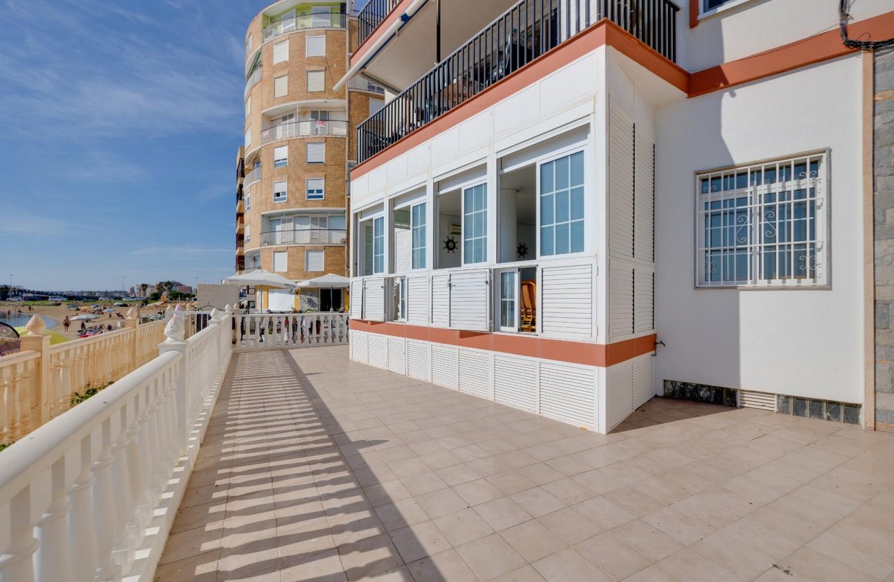 Resale - Apartamento -
Torrevieja - Playa del Acequión