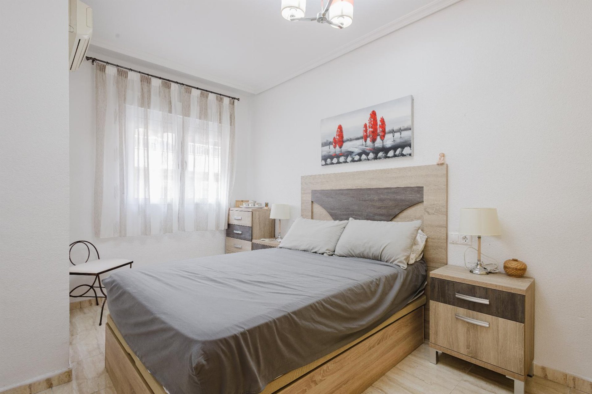 Resale - Apartamento -
Torrevieja - Playa del Acequión