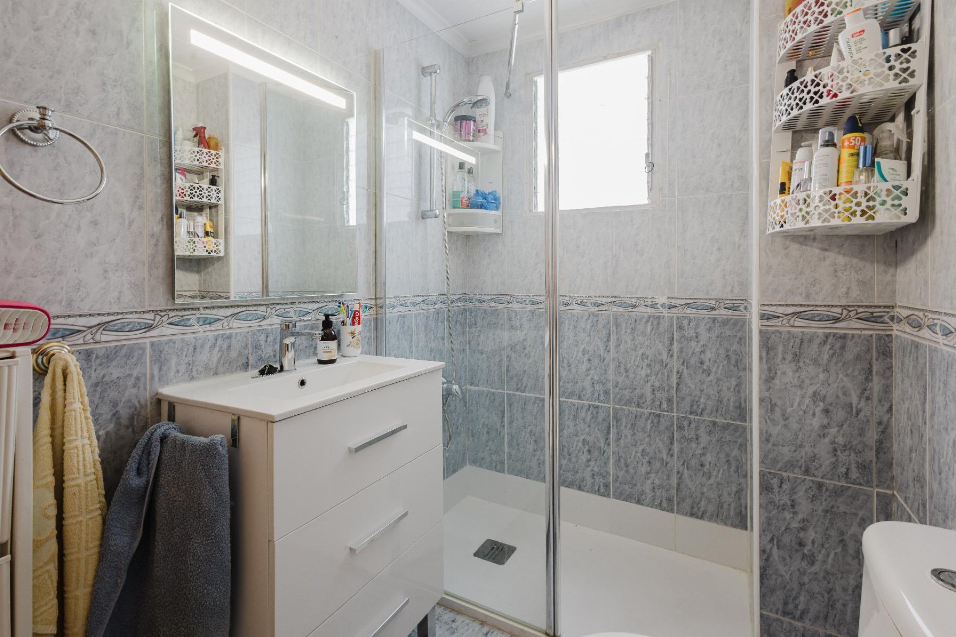 Resale - Apartamento -
Torrevieja - Playa del Acequión