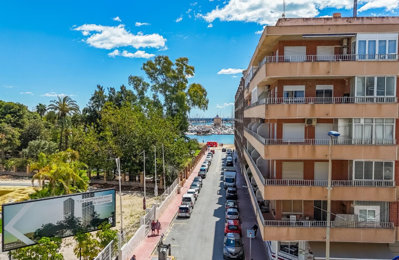 Resale - Apartamento -
Torrevieja - Playa del Acequión