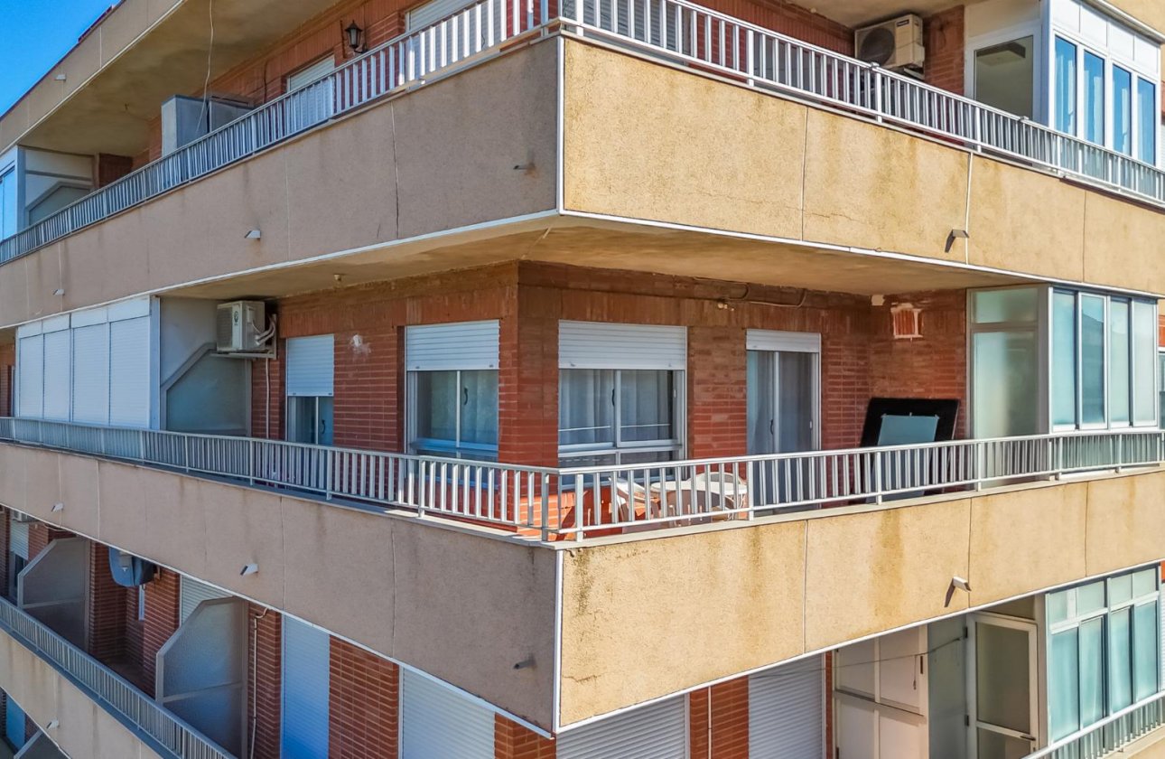 Resale - Apartamento -
Torrevieja - Playa del Acequión