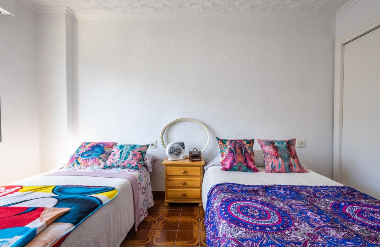 Resale - Apartamento -
Torrevieja - Playa del Acequión