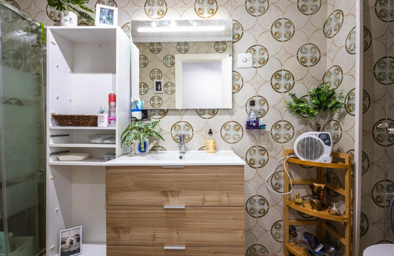 Resale - Apartamento -
Torrevieja - Playa del Acequión