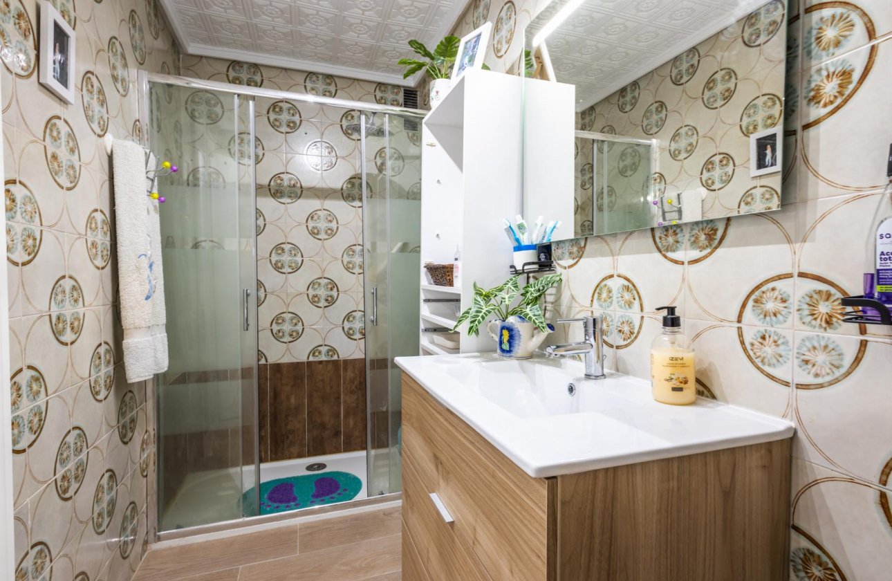 Resale - Apartamento -
Torrevieja - Playa del Acequión