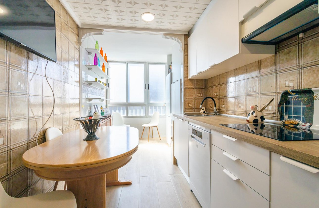 Resale - Apartamento -
Torrevieja - Playa del Acequión