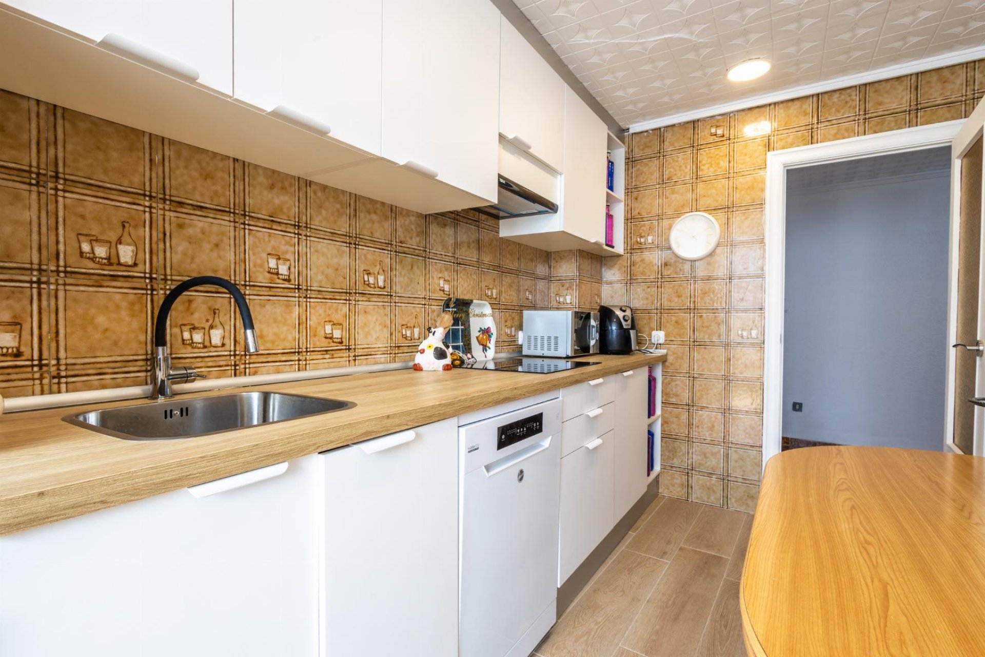 Resale - Apartamento -
Torrevieja - Playa del Acequión