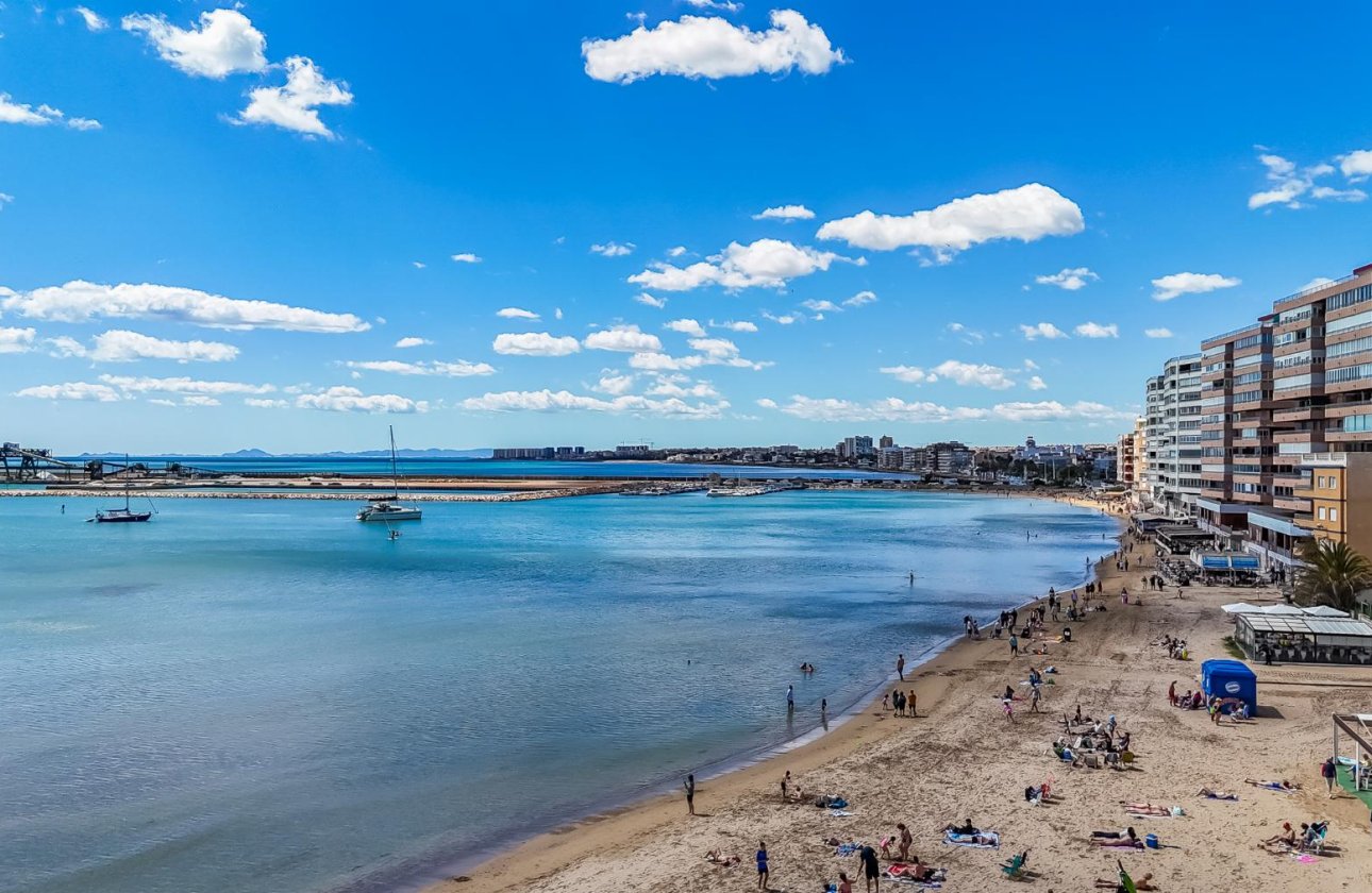 Resale - Apartamento -
Torrevieja - Playa del Acequión